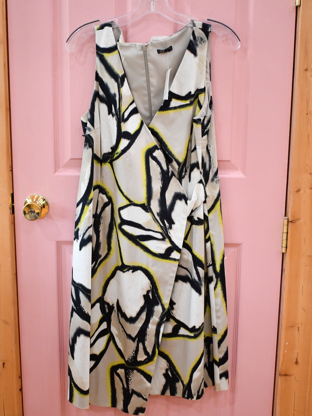 NWT✨ Ann Taylor Sleeveless Midi Wrap Dress in White, Black & Yellow (12)